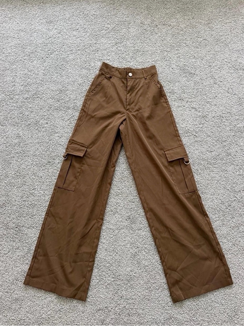 Wide-Leg Cargo Pants in Brown - Classic Utility Style